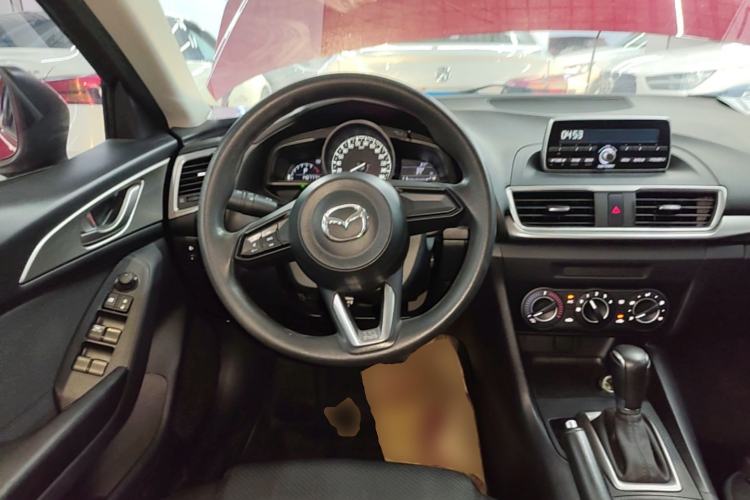 Used Mazda 3 Axela 2017 Hatchback 1.5L Automatic Comfort Model Emission Standard China V Steering Wheel