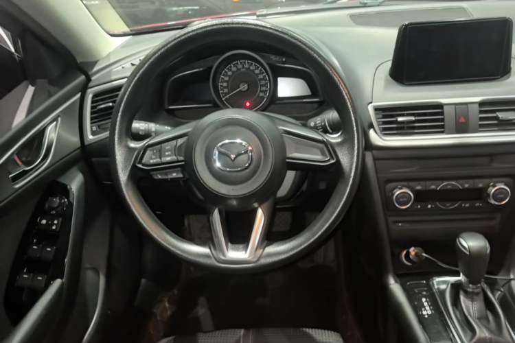 Used Mazda 3 Axela 2017 Sedan 1.5L Automatic Luxury Model Emission Standard China V Steering Wheel