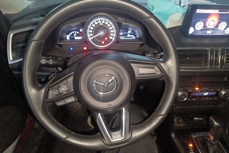 Used Mazda 3 Axela 2017 Hatchback 2.0L Automatic Luxury Model Emission Standard China V Steering Wheel