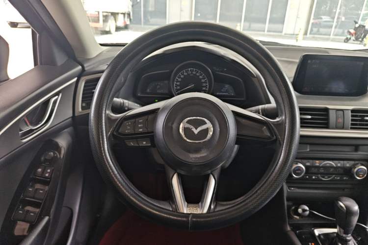 Used Mazda 3 Axela 2017 Sedan 1.5L Automatic Luxury Model Emission Standard China V Steering Wheel