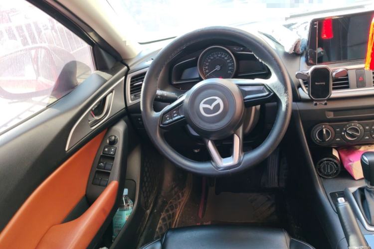 Used Mazda 3 Axela 2017 Sedan 1.5L Automatic Comfort Model Emission Standard China V Steering Wheel