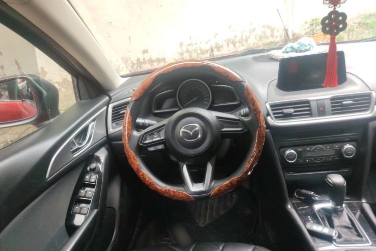 Used Mazda 3 Axela 2017 Sedan 1.5L Automatic Luxury Model Emission Standard China V Steering Wheel