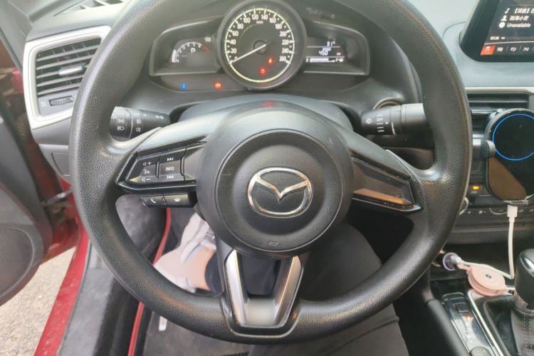Used Mazda 3 Axela 2017 Sedan 1.5L Automatic Luxury Model Emission Standard China V Steering Wheel