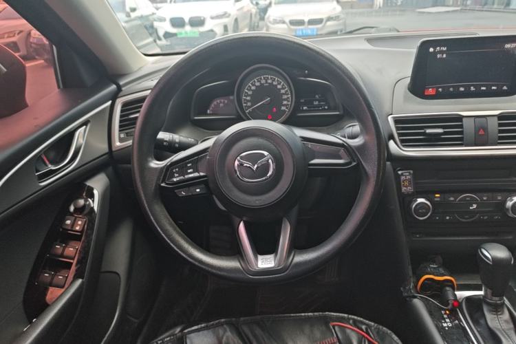 Used Mazda 3 Axela 2017 Sedan 1.5L Automatic Luxury Model Emission Standard China V Steering Wheel