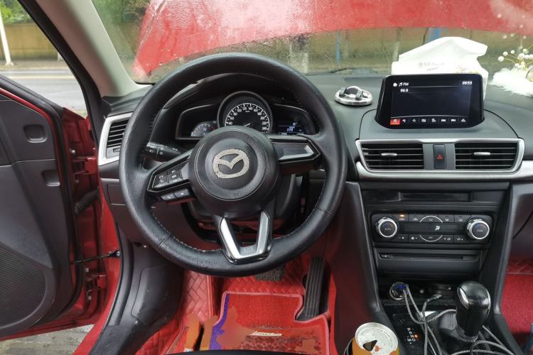 Used Mazda 3 Axela 2017 Sedan 1.5L Automatic Luxury Model Emission Standard China V Steering Wheel