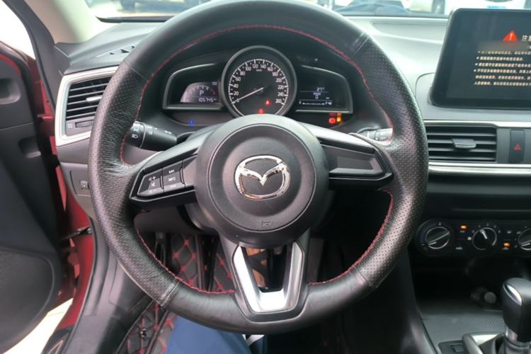 Used Mazda 3 Axela 2017 Hatchback 1.5L Automatic Comfort Model Emission Standard China V Steering Wheel