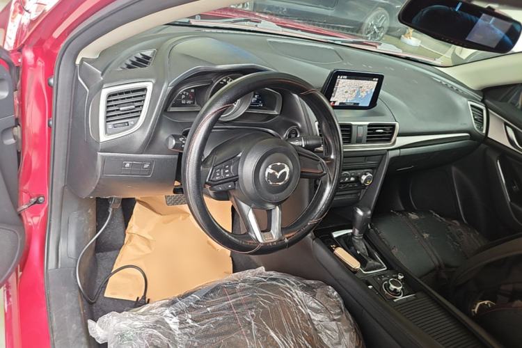 Used Mazda 3 Axela 2017 Sedan 1.5L Automatic Luxury Model Emission Standard China V Steering Wheel