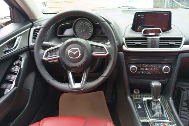 Used Mazda 3 Axela 2017 Hatchback 2.0L Automatic Luxury Model Emission Standard China V Steering Wheel