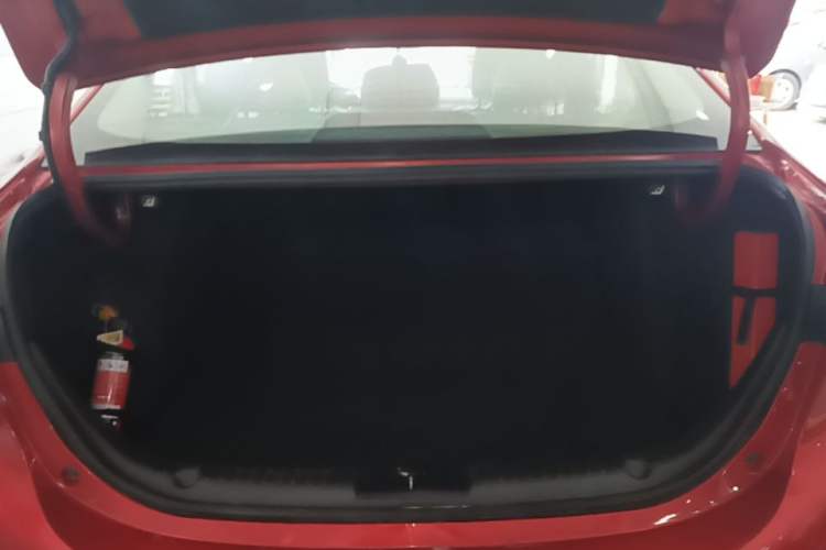 Used Mazda 3 Axela 2017 Sedan 1.5L Automatic Luxury Model Emission Standard China V Trunk