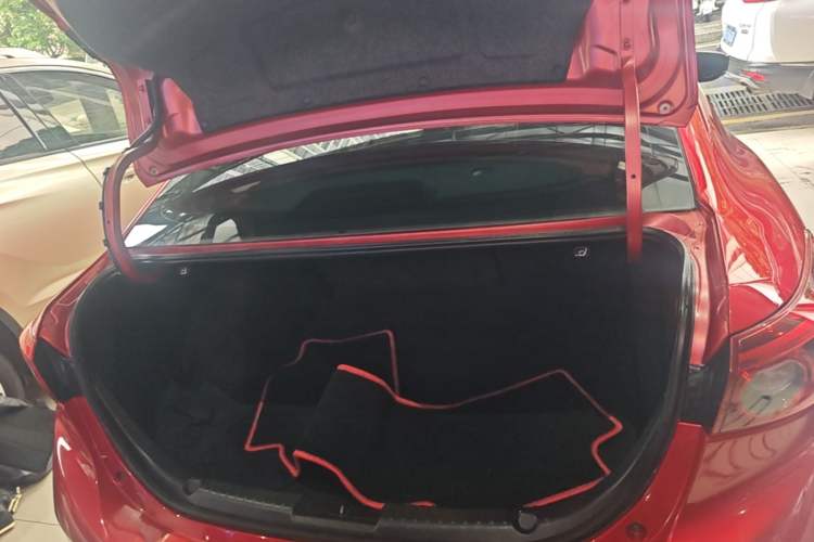 Used Mazda 3 Axela 2017 Sedan 1.5L Automatic Luxury Model China VI Standard Trunk