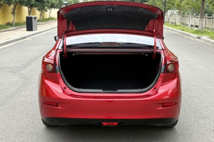 Used Mazda 3 Axela 2017 Sedan 1.5L Automatic Comfort Model Emission Standard China V Trunk
