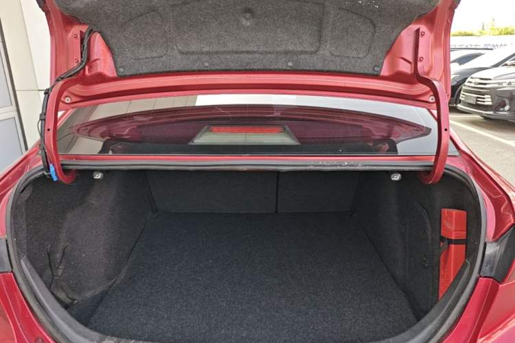 Used Mazda 3 Axela 2017 Sedan 1.5L Automatic Comfort Model Emission Standard China V Trunk