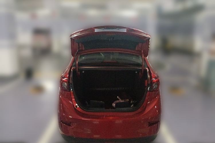 Used Mazda 3 Axela 2017 Sedan 1.5L Automatic Luxury Model China VI Standard Trunk