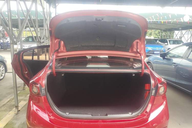 Used Mazda 3 Axela 2017 Sedan 1.5L Automatic Comfort Model Emission Standard China V Trunk