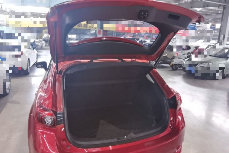 Used Mazda 3 Axela 2017 Hatchback 2.0L Automatic Sport Model China V Emission Standard Trunk