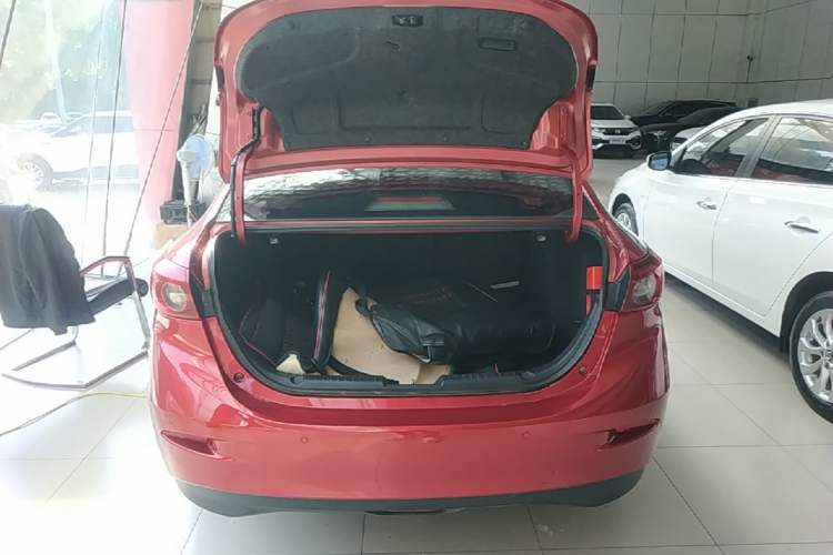 Used Mazda 3 Axela 2017 Sedan 1.5L Automatic Luxury Model Emission Standard China V Trunk