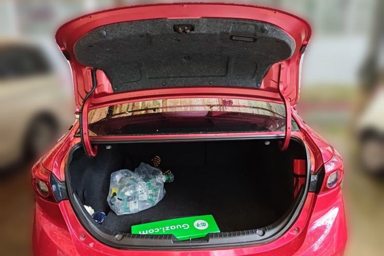 Used Mazda 3 Axela 2017 Sedan 1.5L Automatic Luxury Model China VI Standard Trunk