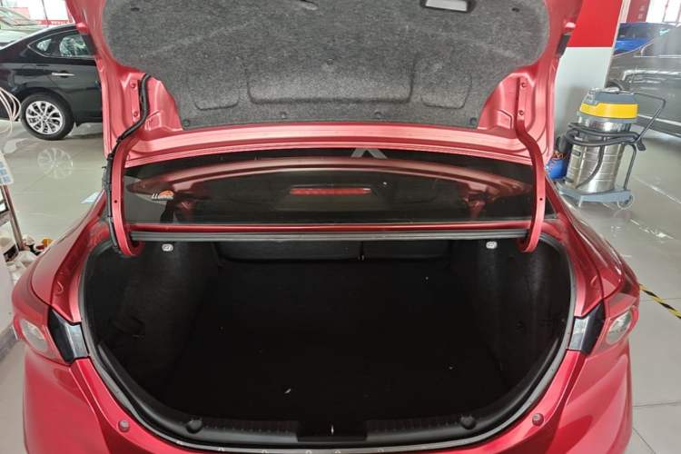 Used Mazda 3 Axela 2017 Sedan 1.5L Automatic Luxury Model Emission Standard China V Trunk
