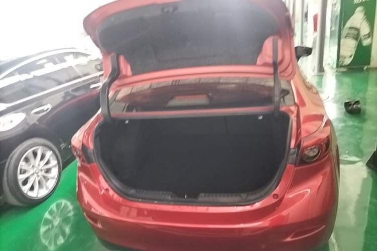 Used Mazda 3 Axela 2017 Sedan 1.5L Automatic Luxury Model Emission Standard China V Trunk