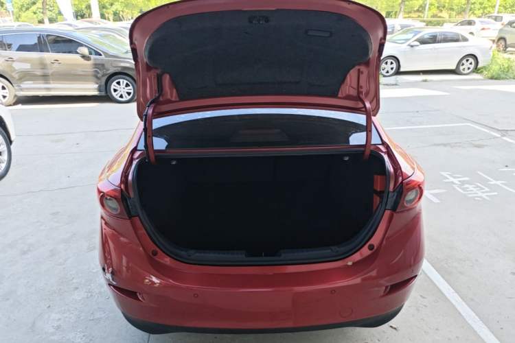 Used Mazda 3 Axela 2017 Sedan 1.5L Automatic Luxury Model Emission Standard China V Trunk