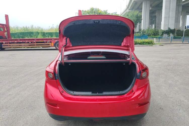 Used Mazda 3 Axela 2017 Sedan 1.5L Automatic Comfort Model Emission Standard China V Trunk