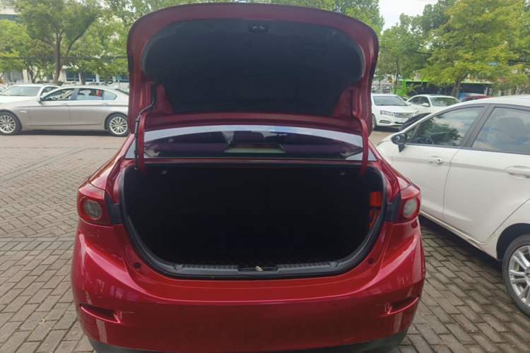 Used Mazda 3 Axela 2017 Sedan 1.5L Automatic Luxury Model Emission Standard China V Trunk