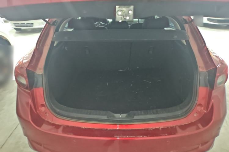 Used Mazda 3 Axela 2017 Hatchback 1.5L Automatic Comfort Model Emission Standard China V Trunk