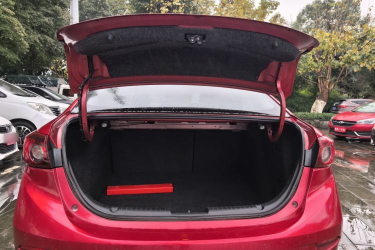 Used Mazda 3 Axela 2017 Sedan 1.5L Automatic Comfort Model Emission Standard China V Trunk