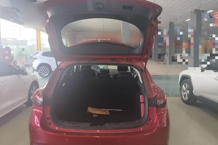 Used Mazda 3 Axela 2017 Hatchback 1.5L Automatic Luxury Model Emission Standard China V Trunk