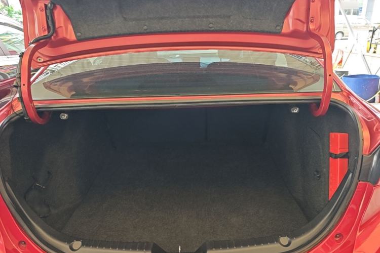 Used Mazda 3 Axela 2017 Sedan 1.5L Automatic Comfort Model China VI Standard Trunk