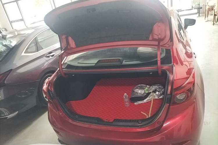 Used Mazda 3 Axela 2017 Sedan 1.5L Automatic Luxury Model Emission Standard China V Trunk