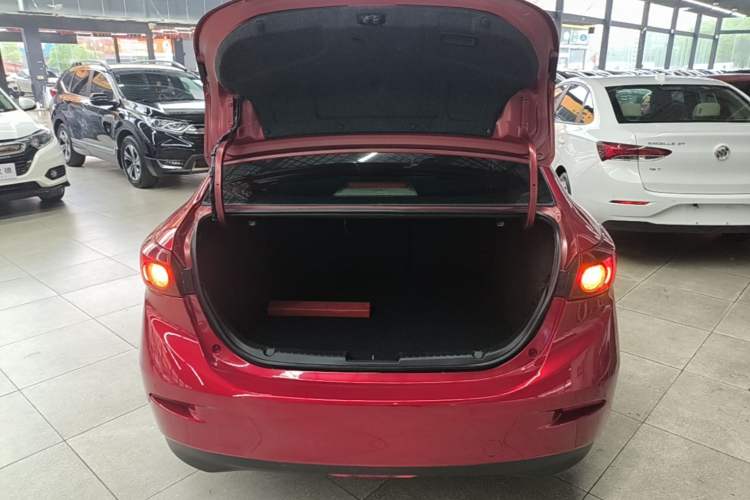 Used Mazda 3 Axela 2017 Sedan 1.5L Automatic Comfort Model Emission Standard China V Trunk