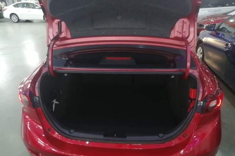 Used Mazda 3 Axela 2017 Sedan 1.5L Automatic Comfort Model Emission Standard China V Trunk