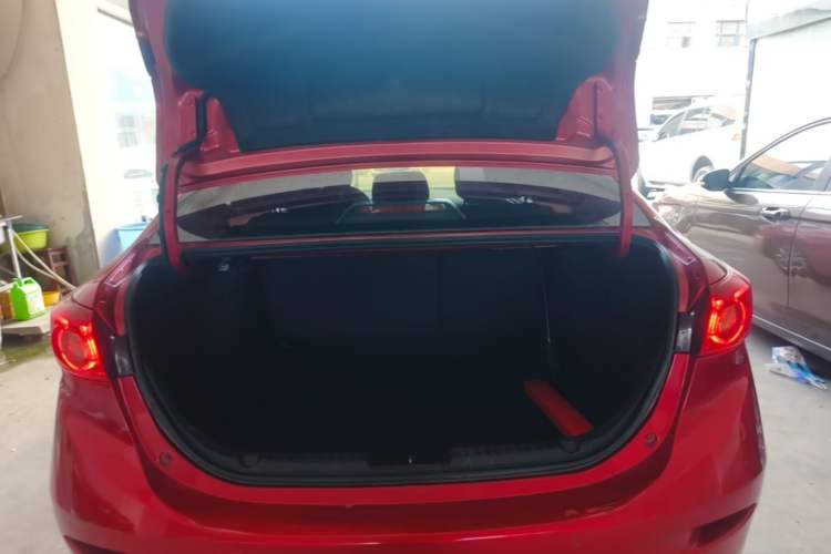 Used Mazda 3 Axela 2017 Sedan 1.5L Automatic Luxury Model Emission Standard China V Trunk