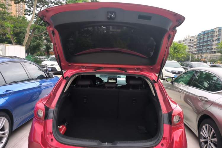 Used Mazda 3 Axela 2017 Hatchback 1.5L Automatic Comfort Model Emission Standard China V Trunk