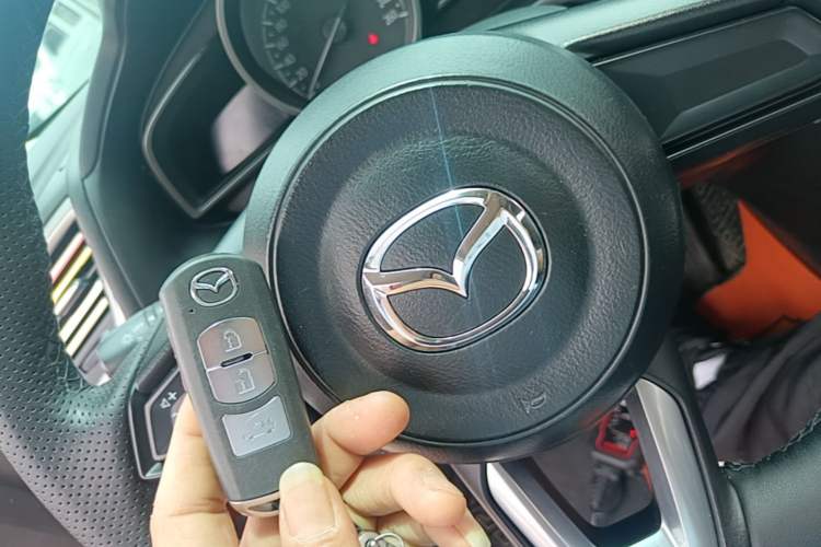 Used Mazda 3 Axela 2017 Sedan 1.5L Automatic Luxury Model Emission Standard China V Vehicle Key