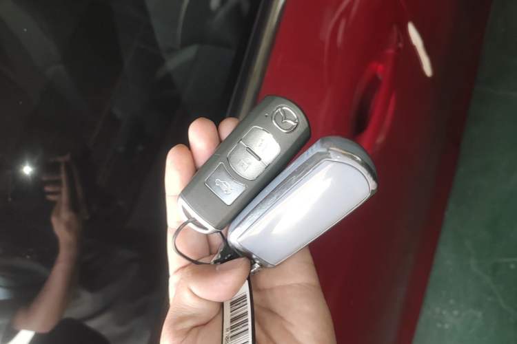Used Mazda 3 Axela 2017 Sedan 1.5L Automatic Comfort Model Emission Standard China V Vehicle Key
