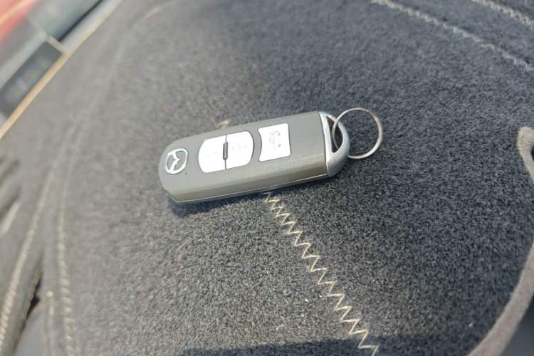 Used Mazda 3 Axela 2017 Sedan 1.5L Automatic Comfort Model Emission Standard China V Vehicle Key