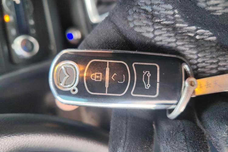 Used Mazda 3 Axela 2017 Sedan 1.5L Automatic Luxury Model Emission Standard China V Vehicle Key