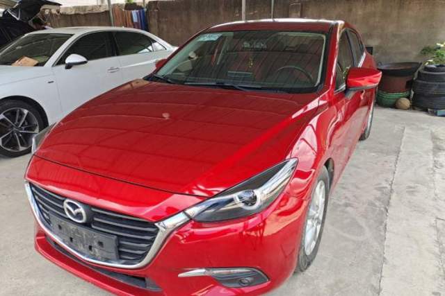 Ojetý Mazda 3 Axela 2017 Hatchback 1.5L Automatic Luxury Model Emission Standard China V