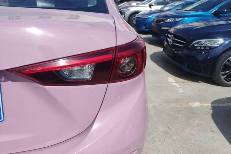 Used Mazda 3 Axela 2017 Sedan 1.5L Automatic Luxury Model Emission Standard China V Right Rear Taillight
