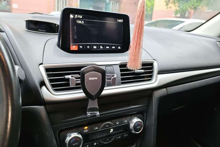 Used Mazda 3 Axela 2017 Hatchback 2.0L Automatic Luxury Model Emission Standard China V Audio And AC Panel