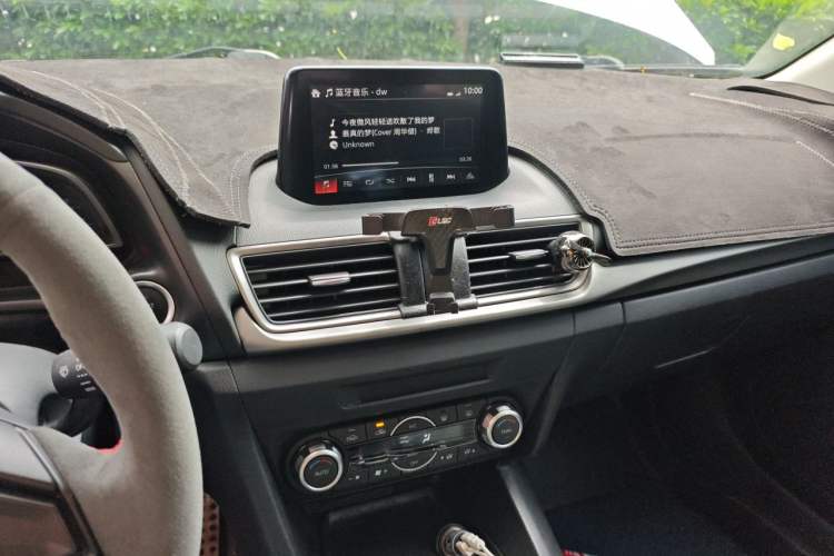 Used Mazda 3 Axela 2017 Sedan 1.5L Manual Luxury Model Emission Standard China V Audio And AC Panel