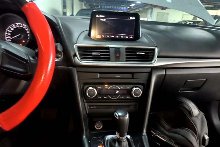 Used Mazda 3 Axela 2017 Sedan 1.5L Automatic Luxury Model Emission Standard China V Audio And AC Panel