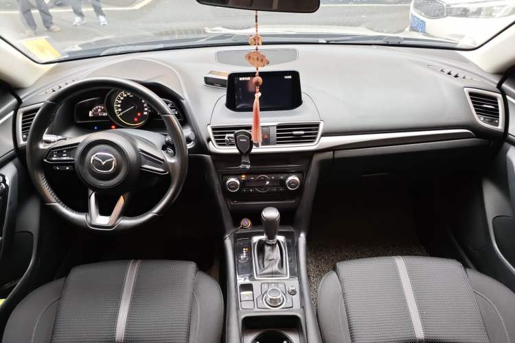 Used Mazda 3 Axela 2017 Hatchback 2.0L Automatic Luxury Model Emission Standard China V Center Console