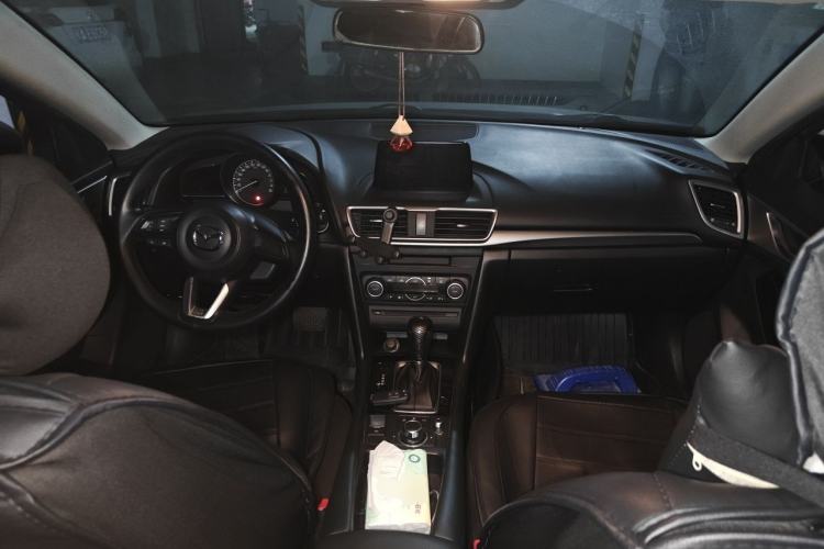 Used Mazda 3 Axela 2017 Hatchback 1.5L Automatic Luxury Model Emission Standard China V Center Console