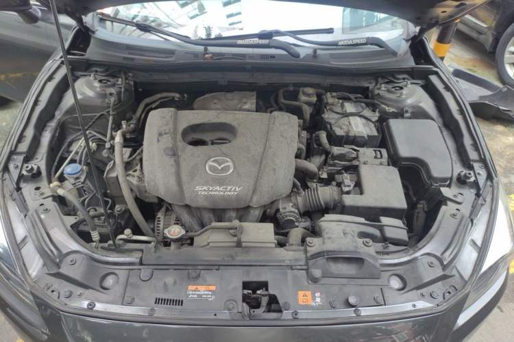 Used Mazda 3 Axela 2017 Hatchback 1.5L Automatic Luxury Model Emission Standard China V Engine Bay