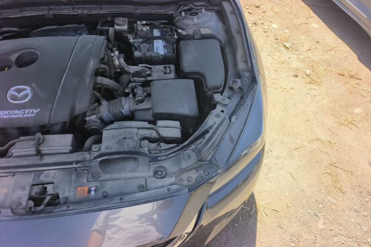 Used Mazda 3 Axela 2017 Hatchback 2.0L Automatic Sport Model China V Emission Standard Engine Bay Left