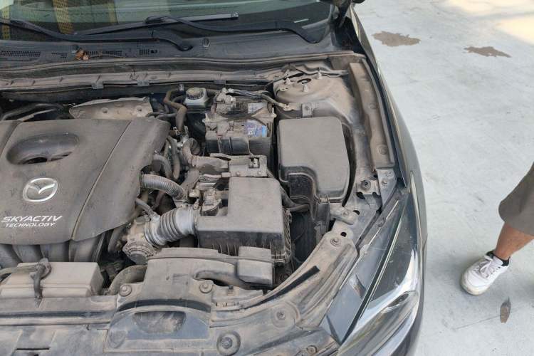 Used Mazda 3 Axela 2017 Sedan 1.5L Automatic Luxury Model China VI Standard Engine Bay Left