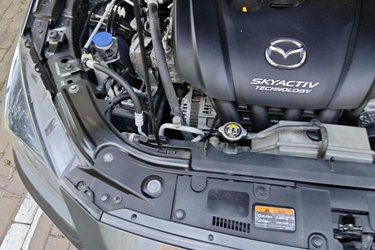 Used Mazda 3 Axela 2017 Hatchback 2.0L Automatic Sport Model China V Emission Standard Engine Bay Right